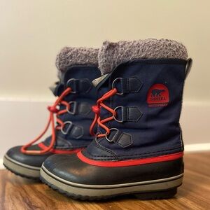 Sorel Kids Waterproof Navy and Red snow Boots 1Y